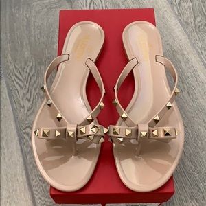 Valentino garavani rockstud pvc bow thong sandals